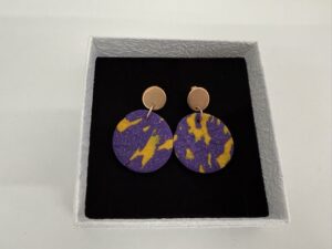Handgemaakte oorbellen klei | Geel Paars