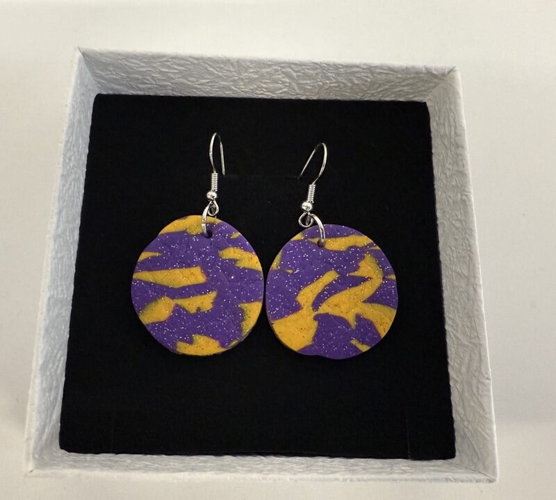 Handgemaakte oorbellen klei | Geel Paars variant 2