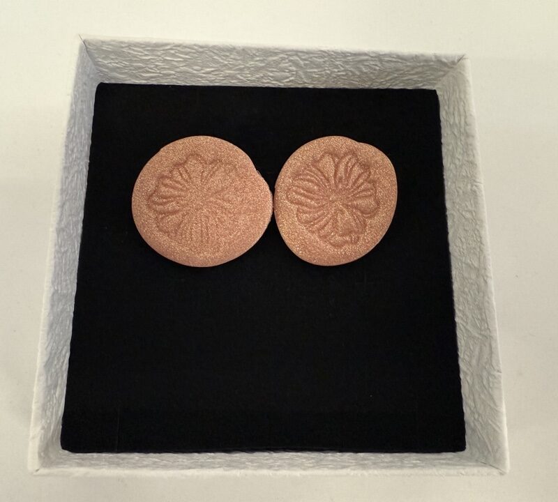 Handgemaakte oorbellen klei | Bloem - rosé