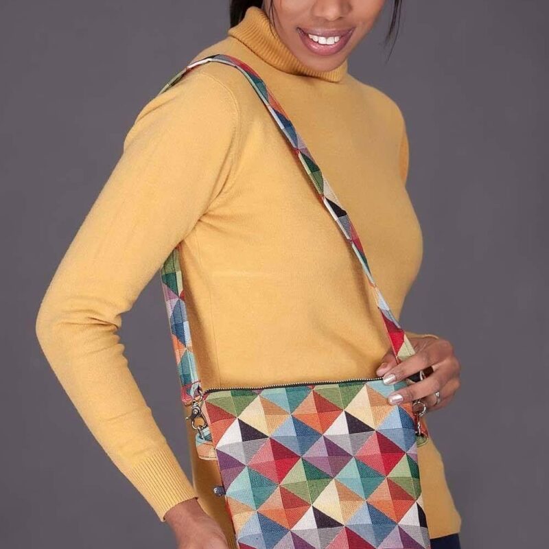 Handgemaakte Tas Schoudertas van gekleurde stof.