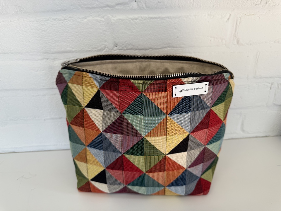 Handgemaakte Make-up Tas – Geometrisch & Kleurrijk - Afbeelding 2
