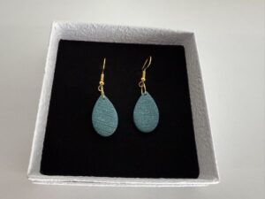Handgemaakte oorbellen klei Turquoise druppel vorm