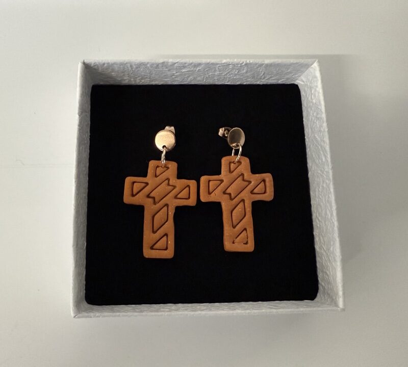 Goud met oranje Handgemaakte oorbellen klei