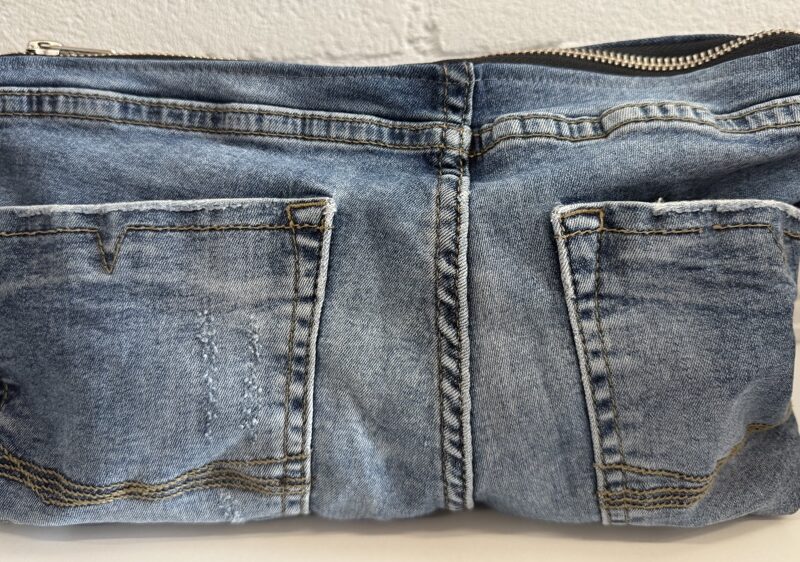 etui van spijkerbroeken