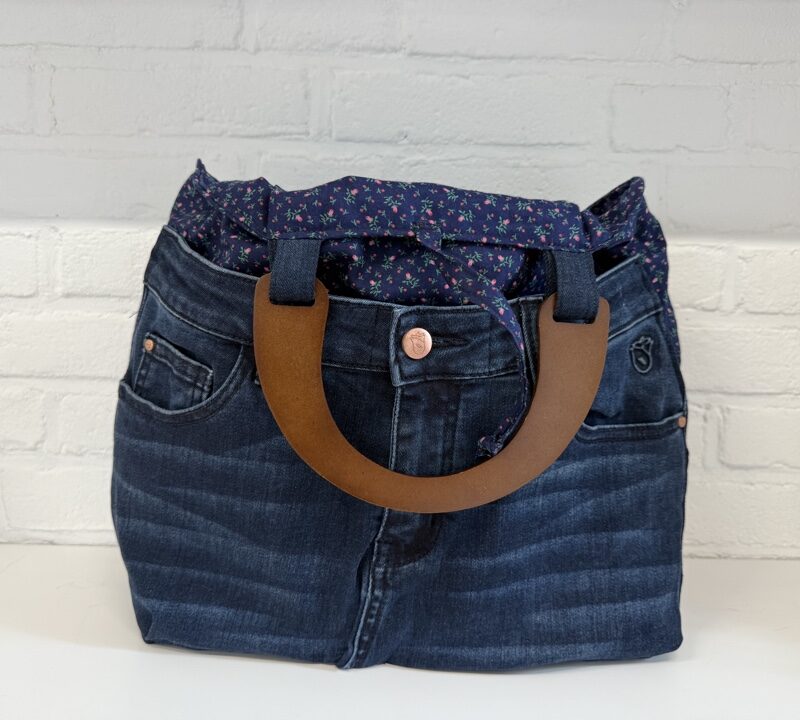 Handgemaakte jeans tas Afmetingen: 40 cm breed x 36cm