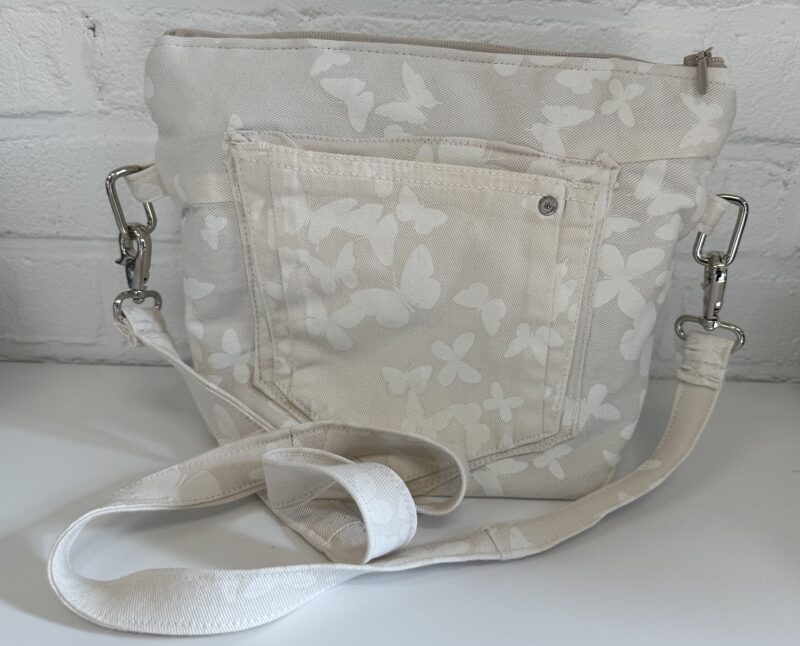 Handgemaakte jeans tas Afmetingen: 25cm  breed x  22 x 48cm hoog