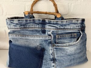 jeans Handtas Afmeting: 36 cm bij 30 cm.